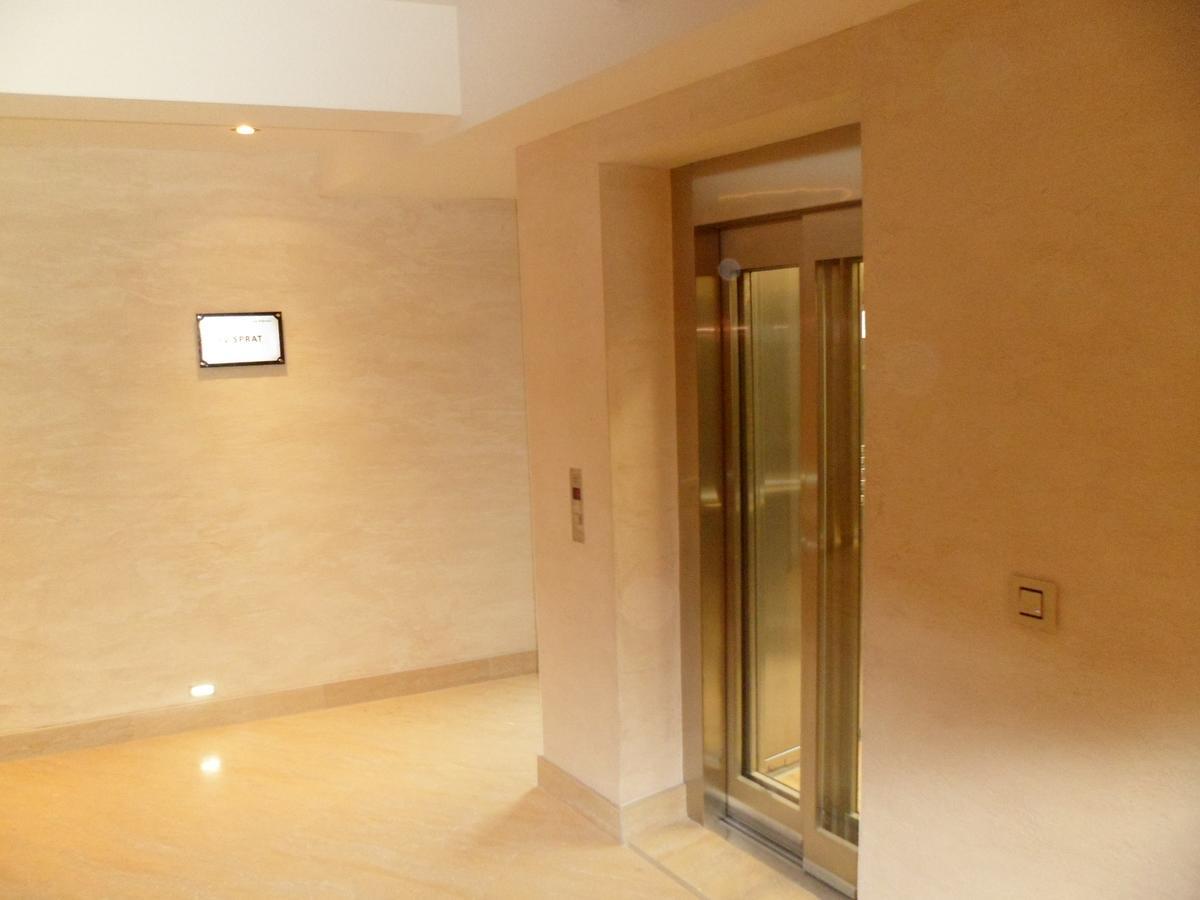 Apartment Crystal *