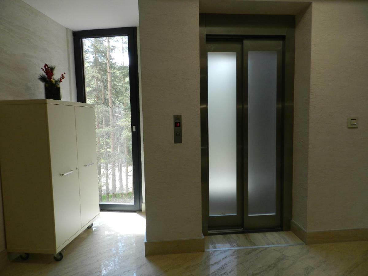 Crystal Apartment